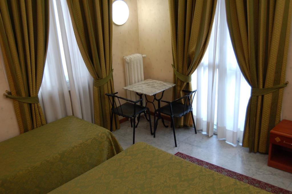 Hotel Chelsea Torino Cameră foto